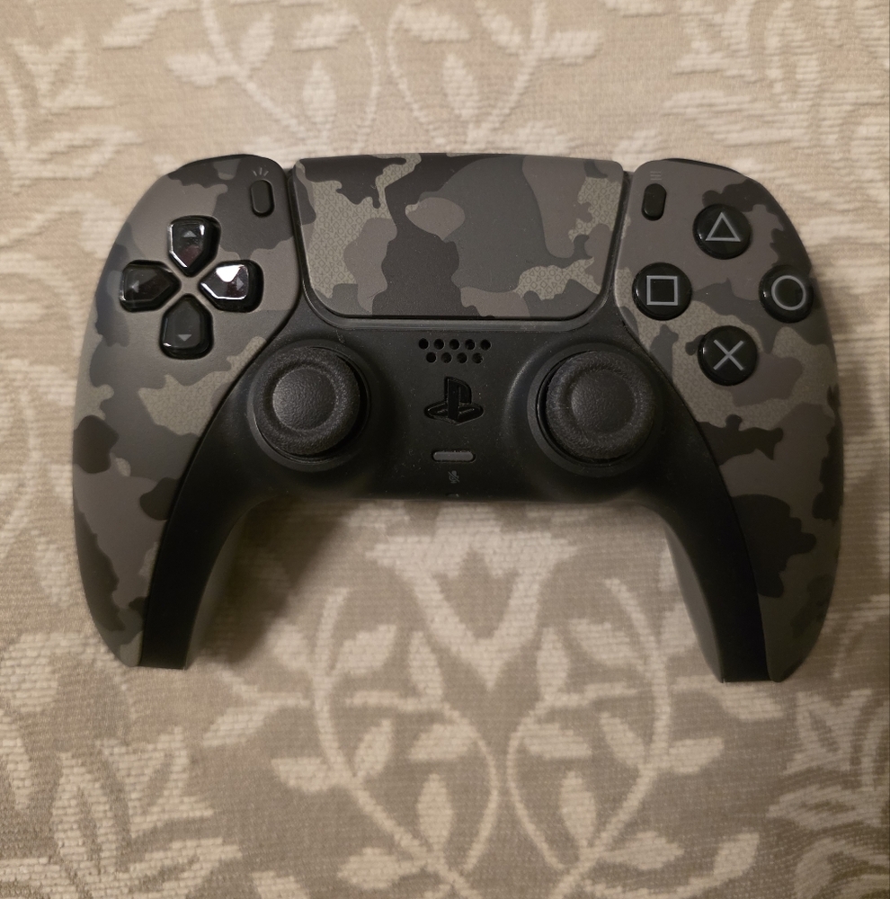 PS5 Camouflage Controller